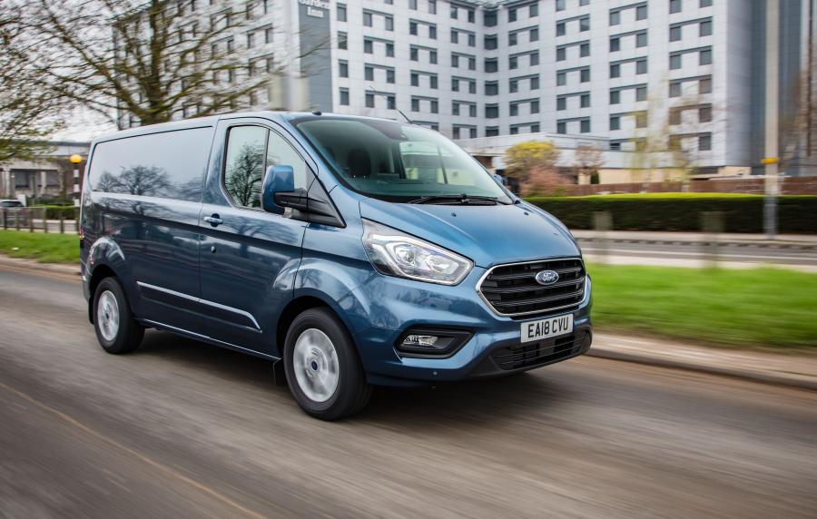  Ford Transit Custom Trend 2017 года  (UK) (фото 5 из 10)